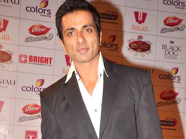 Sonu Sood Accused of Tax Evasion of 20 Crores, Income Tax Department Claimed to have Proof