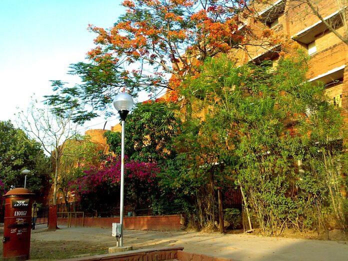 តើ JNU និង Jamia និងសាកលវិទ្យាល័យឥណ្ឌាផ្តល់ជំនួយអ្វីខ្លះ?