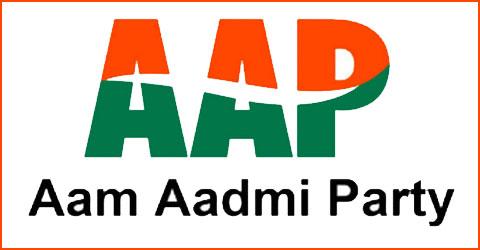 Dimiteixen els líders de l'AAP, Manish Sisodia i Satendra Jain