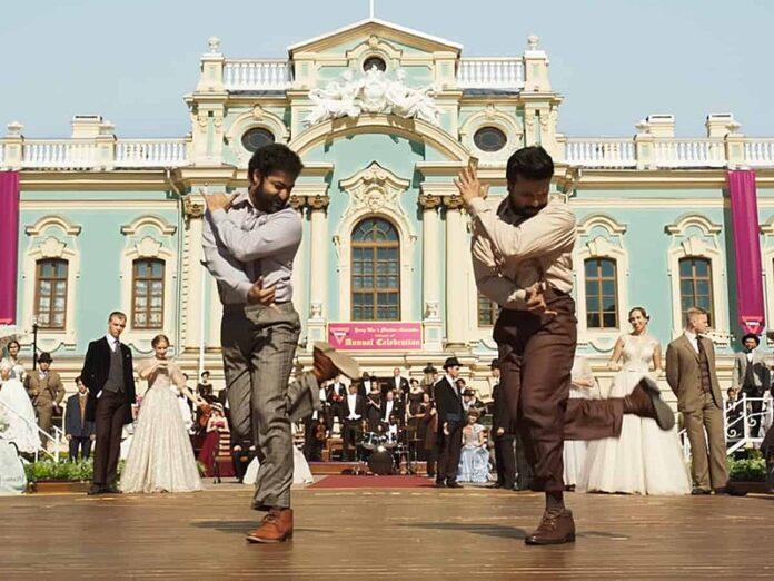 Шинэ Дели дэх Солонгосын Элчин Сайдын Яам Наату Наату бүжгийг хуваалцаж байна