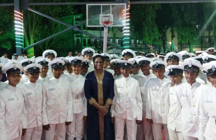 La marina índia obté el primer lot d'homes i dones Agriveers