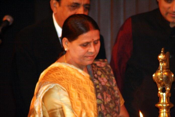 CBI mempersoalkan bekas CM Bihar Rabri Devi dalam Penipuan Tanah-untuk-Pekerjaan
